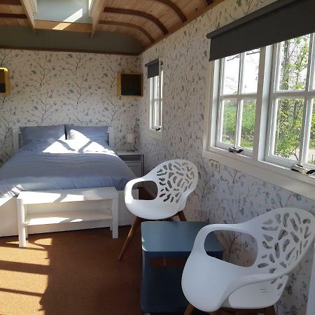 B&B Pipowagen "De Luxe" Op Wellness Camping En B&B Meddo Exterior photo